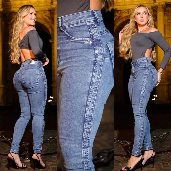 CALÇA SKINNY COM PEDRARIA