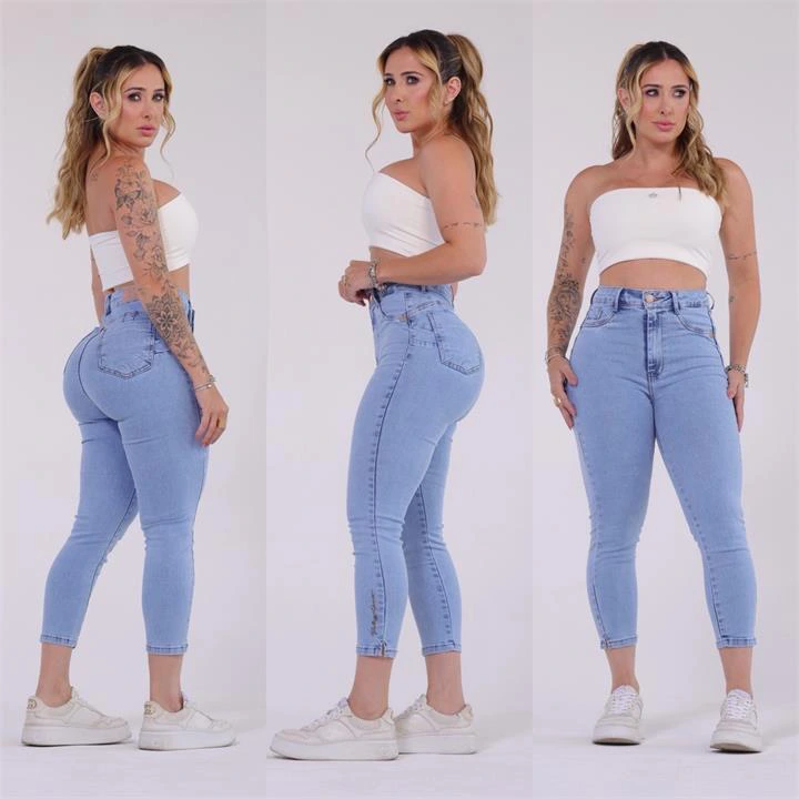 CALÇA CAPRI (COM BORDADO)